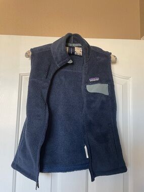 Patagonia Women’s Navy Blue Fleece Vest